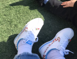 Alternative view of Giày Nike Cortez SE GS 'Cherry Pacnic' CJ2421-400