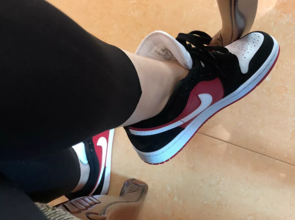 Giày Nike Wmns Air Jordan 1 Low 'Gym Red Black' DC0774-016 - Ảnh 6