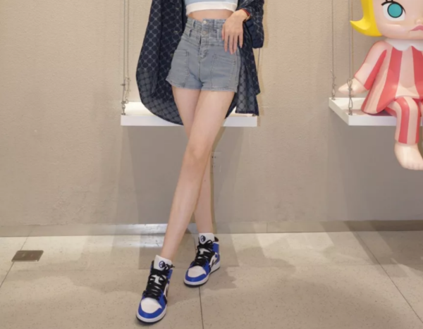 Giày Nike Wmns Air Jordan 1 Mid 'Sisterhood' CV0152-401 - Ảnh 8