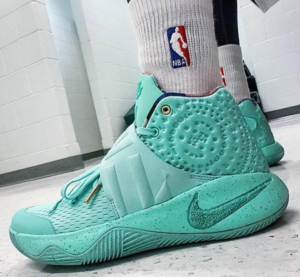 Alternative view of Giày Nike Kyrie 2 'What The' 914681-300