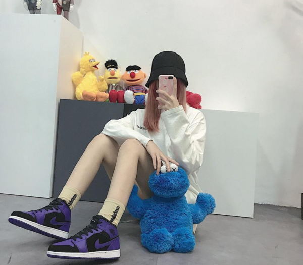 Giày Nike Air Jordan 1 Retro Mid GS 'Dark Concord' 554725-051 - Ảnh 5