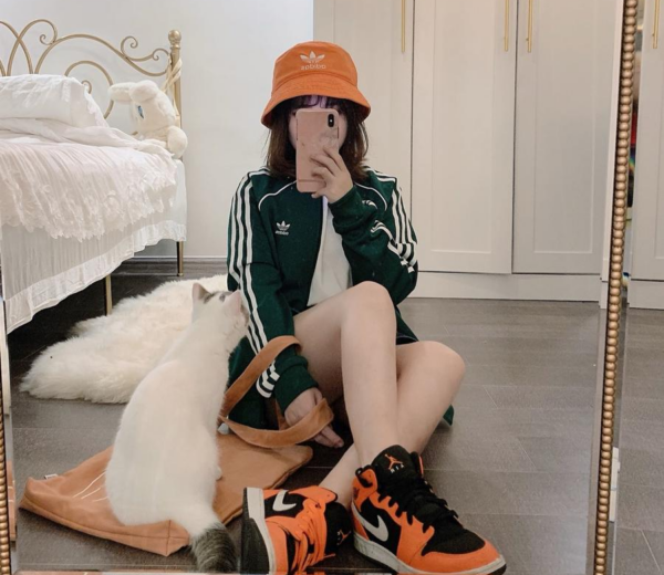Giày Nike Air Jordan 1 Retro Mid GS 'Orange Black' 554725-062 - Ảnh 4