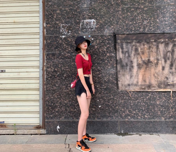 Giày Nike Air Jordan 1 Retro Mid GS 'Orange Black' 554725-062 - Ảnh 7