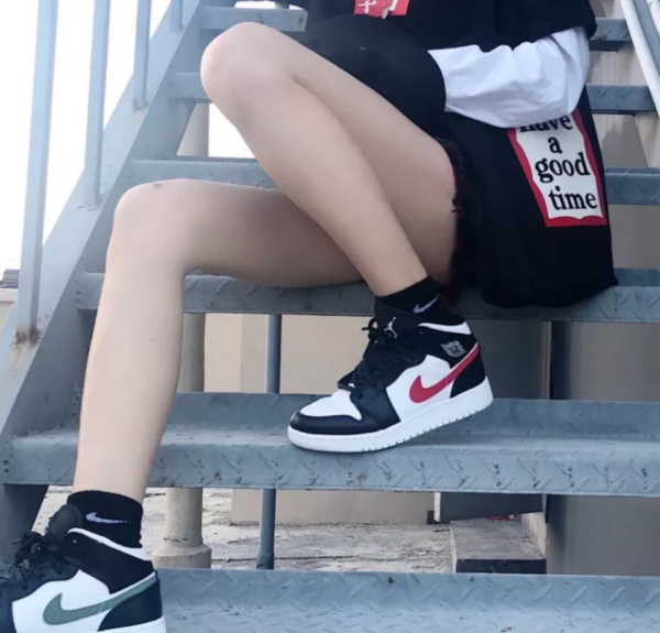 Giày Nike Air Jordan 1 Retro Mid GS 'Multicolor Swoosh' 554725-052 - Ảnh 8