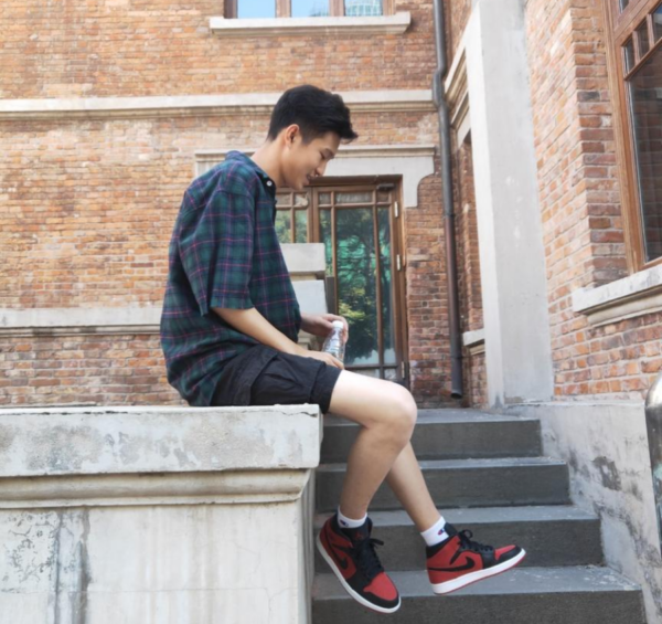 Giày Nike Air Jordan 1 Mid 'Reverse Banned' 554724-610 - Ảnh 5