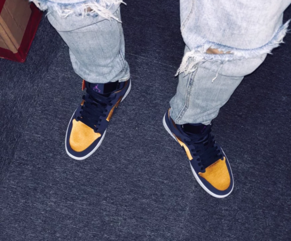 Giày Nike Air Jordan 1 Mid SE Premium 'Stain Gold' 852542-401 - Ảnh 4