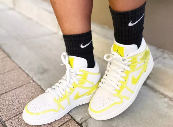 Giày Nike Wmns Air Jordan 1 Mid LX 'Off White Opti Yellow' DA5552-107 - Ảnh 2