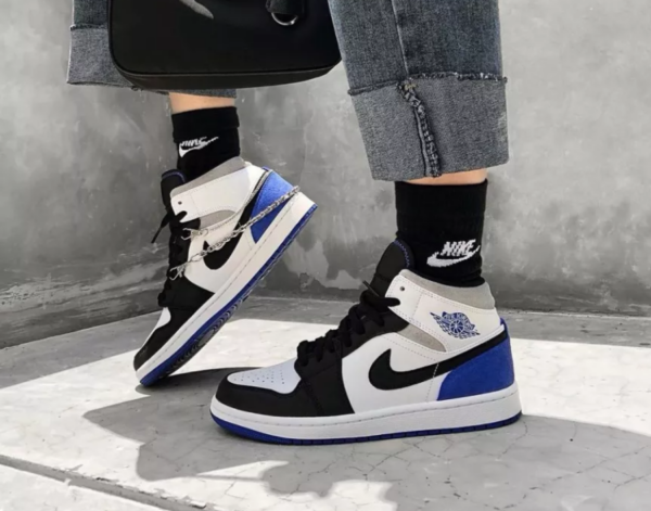 Giày Nike Air Jordan 1 Mid SE GS 'Royal Black Toe' BQ6931-102 - Ảnh 2