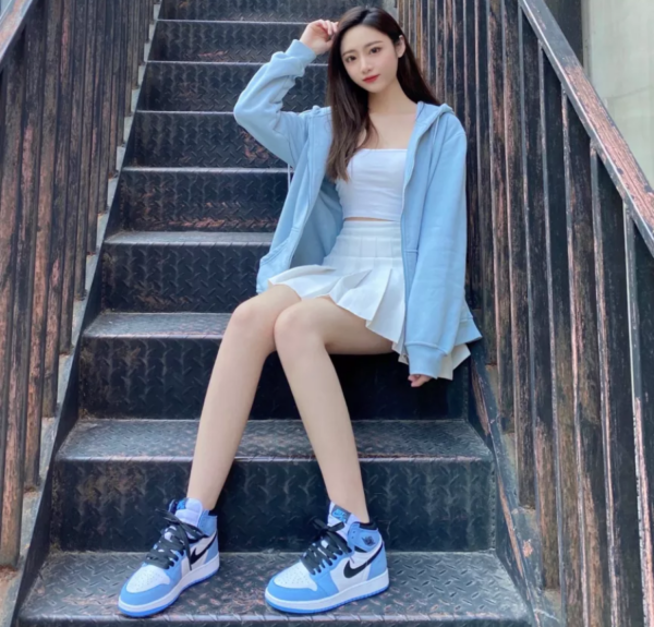 Giày Nike Air Jordan 1 Retro High OG GS 'University Blue' 575441-134 - Ảnh 6