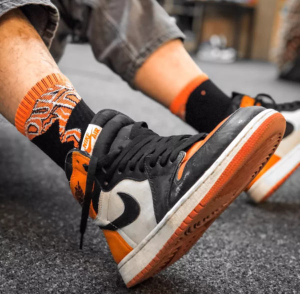 Giày Nike Wmns Air Jordan 1 Retro High OG 'Satin Shattered Backboard' AV3725-010 - Ảnh 5