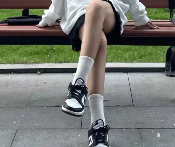 Giày Nike Air Jordan 1 Retro High OG 'Black White' 555088-010 - Ảnh 6