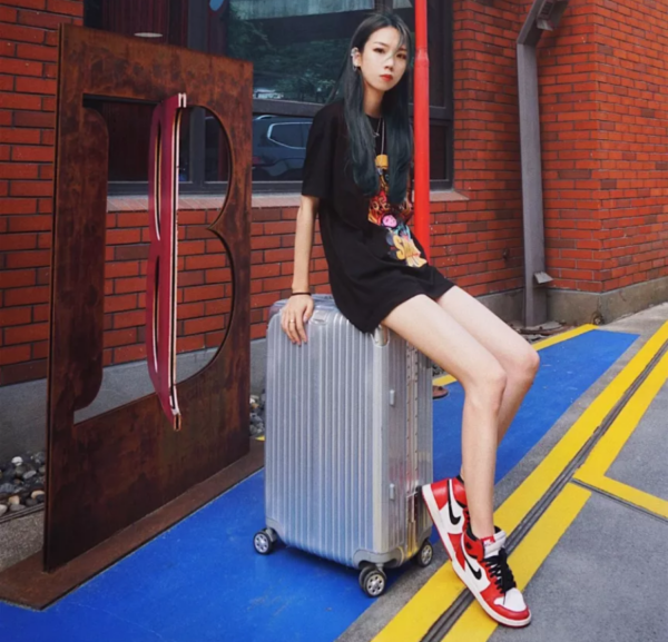 Giày Nike Air Jordan 1 Retro High OG 'Chicago' 2015 555088-101 - Ảnh 3