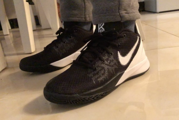 Giày Nike Kyrie Flytrap 2 GS 'Black White' AQ3412-001 - Ảnh 7