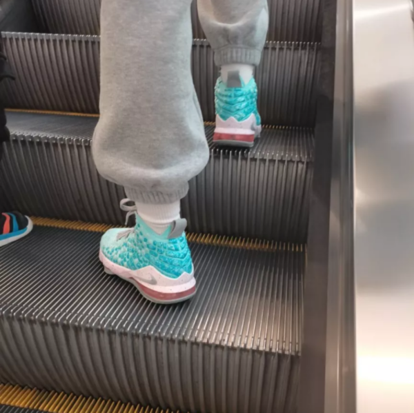 Giày Nike LeBron 17 GS 'South Beach' BQ5594-444 - Ảnh 2