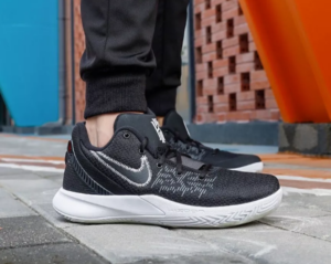Alternative view of Giày Nike Kyrie Flytrap 2 EP 'Black White' AO4438-001