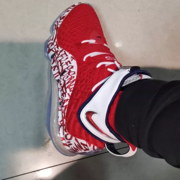 Giày Nike LeBron 17 EP 'LeBron 4 Red Graffiti' CT6052-600 - Ảnh 2