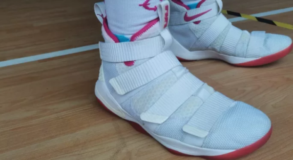 Giày Nike LeBron Soldier 11 'Kay Yow' 897644-102 - Ảnh 6