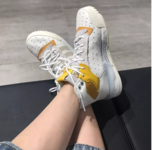 Alternative view of Giày Adidas Rivalry RM Chi Boost Cloud White Grey Yellow EG9315