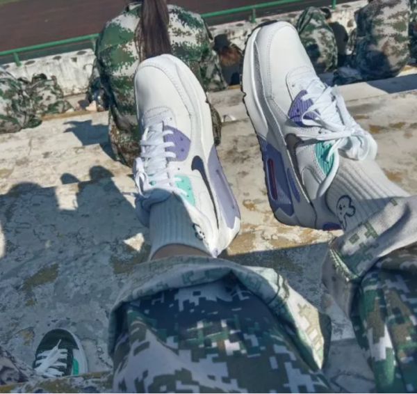 Giày Nike Air Max 90 SE 2 GS 'White Dark Purple Dust' CZ4500-100 - Ảnh 2