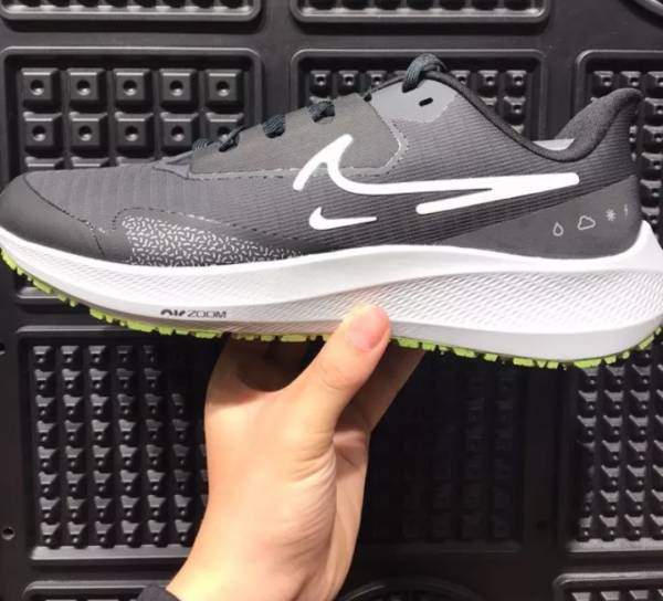 Giày Nike Air Zoom Pegasus 39 Shield 'Black Dark Smoke Grey' DO7625-002 - Ảnh 7