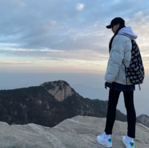 Alternative view of Giày Nike Wmns Air Max 90 SE 'Worldwide Pack' CK7069-100