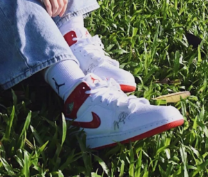 Giay Nike Air Jordan 1 Mid 'Rookie Season' DR6496-116