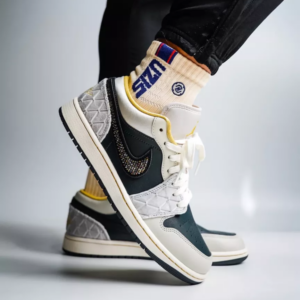 Giay Nike Air Jordan 1 Low 'Beaded Swoosh' DV1762-001