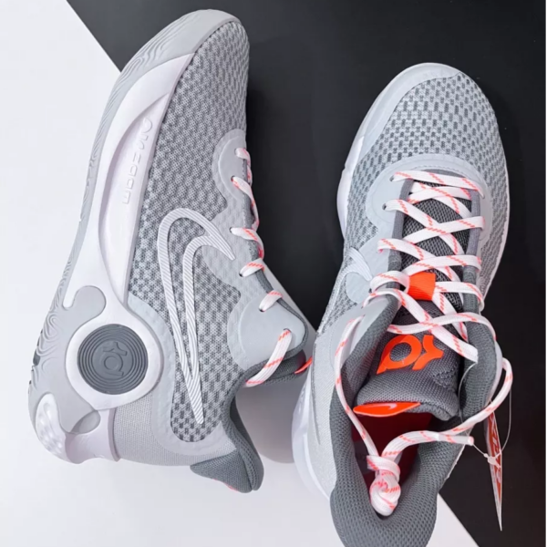 Giay Nike KD Trey 5 IX 'Pure Platinum' CW3402-011