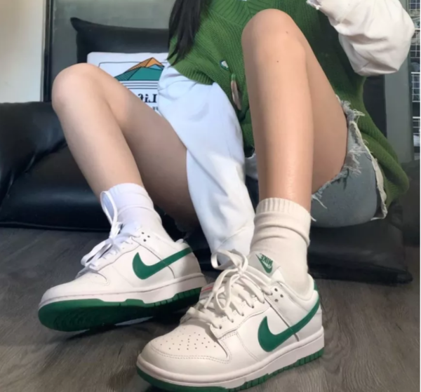Giày Nike Wmns Dunk Low 'White Lucky Green' DD1503-112 - Ảnh 2