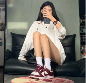 Alternative view of Giày Nike Dunk Low 'Team Red-Bordeaux' DD1503-108