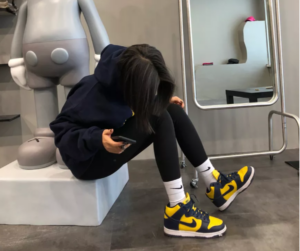 Alternative view of Giày Nike Dunk High SP Retro 'Michigan' 2020 CZ8149-700