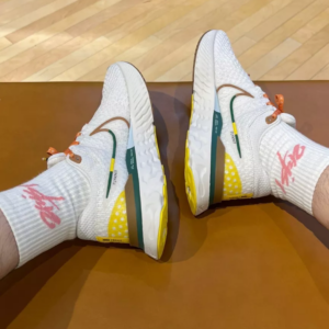 Giay Nike Infinity Run 3 A.I.R. x Hola Lou 'White' DO9496-001