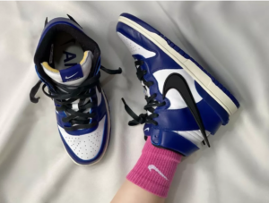 Alternative view of Giày Nike AMBUSH x Dunk High 'Deep Royal' CU7544-400