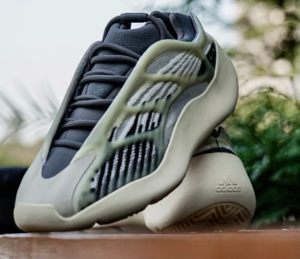 Giay Adidas Yeezy 700 V3 'Fade Salt' ID1674