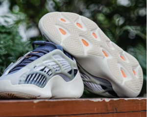 Giay Adidas Yeezy 700 V3 'Fade Salt' ID1674