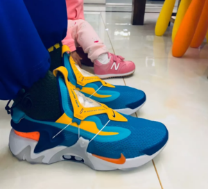 Alternative view of Giày Nike Adapt Huarache 'Hyper Jade China Charger' CT4401-300