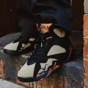 Giay Nike Air Jordan 7 Retro 'Black Olive' DN9782-001