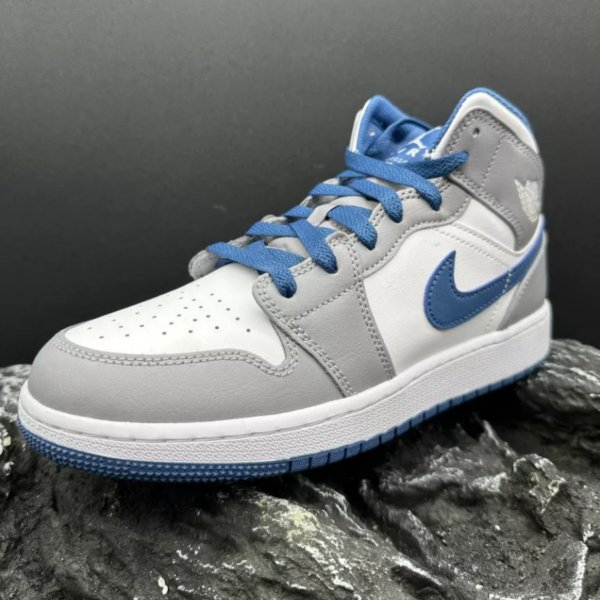 Giày Nike Air Jordan 1 Mid 'True Blue' DQ8426-014 - Ảnh 4