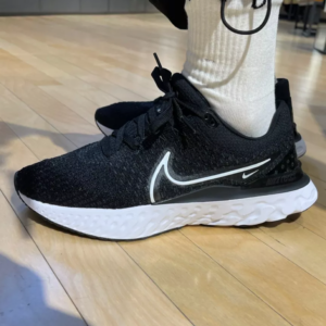 Giay Nike React Infinity Run Flyknit 3 'Black White' DH5392-001