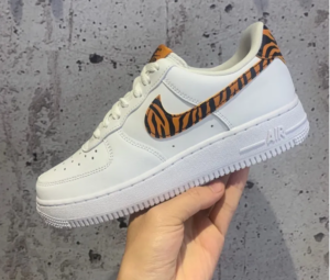 Giay Nike Air Force 1 '07 'Tiger Stripes' DD8959-108