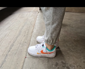 Giay Nike Air Force 1 LV8 GS 'Leap High' FD4626-181