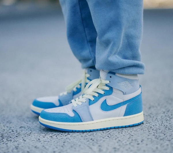Giay Nike Air Jordan 1 High Zoom Air CMFT 2 'University Blue' DV1305-004