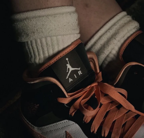 Giày Nike Wmns Air Jordan 1 Mid SE 'Peach Mocha' DH0210-100 - Ảnh 4