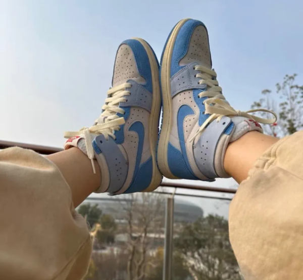 Giay Nike Air Jordan 1 High Zoom Air CMFT 2 'University Blue' DV1305-004