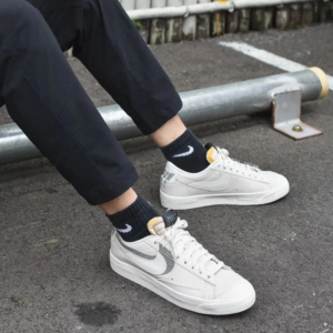 Giay Nike Blazer Low 77 Premium 'Halloween' DQ7671-001