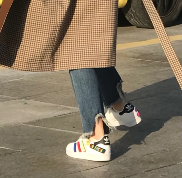 Giay Adidas Superstar Junior 'Multicolor' Q47342