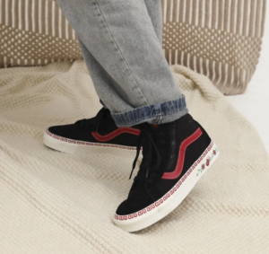 Giay Vans Sk8 Hi Reissue Side Zip 'Year Of The Rabbit' VN0007NZBLK