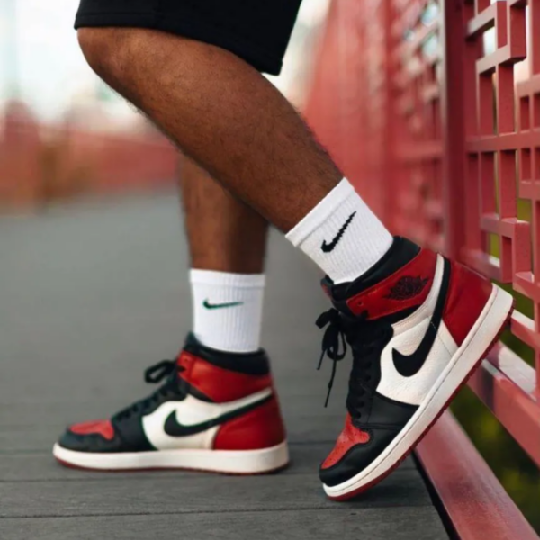 Giay Nike Air Jordan 1 Retro High 'Bred Toe' 555088-610