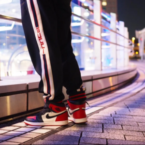 Giay Nike Air Jordan 1 Retro High 'Bred Toe' 555088-610