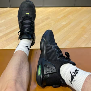 Giay Nike LeBron Witness 6 EP 'Black Volt' DC8994-004